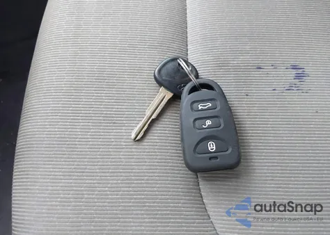 2017 Hyundai Elantra Se z USA, uszkodzony, nr VIN 5NPD74LF9HH111875